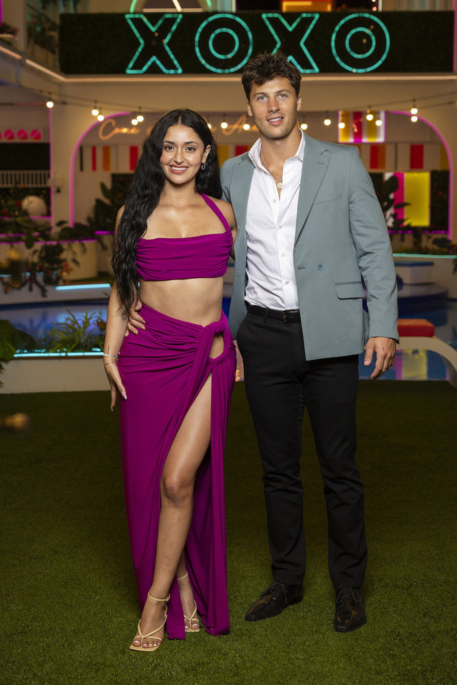 Leah Kateb and Robert Rausch formed a romance on season 6 of Love Island USA